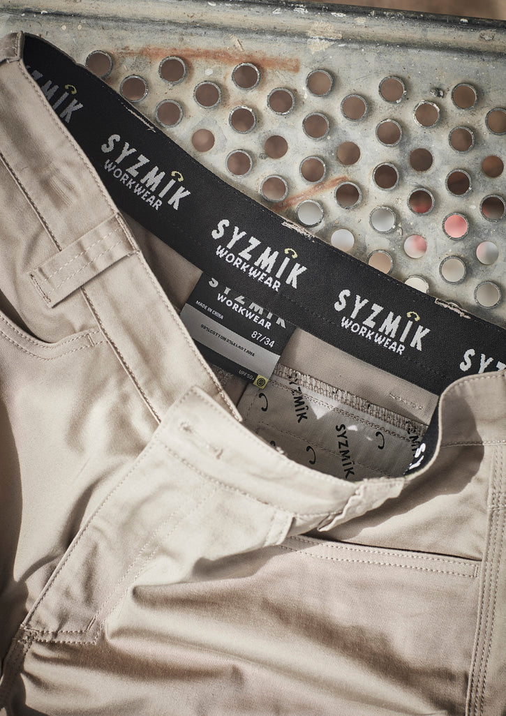 Mens Essential Stretch Cargo Shorts - Image 6