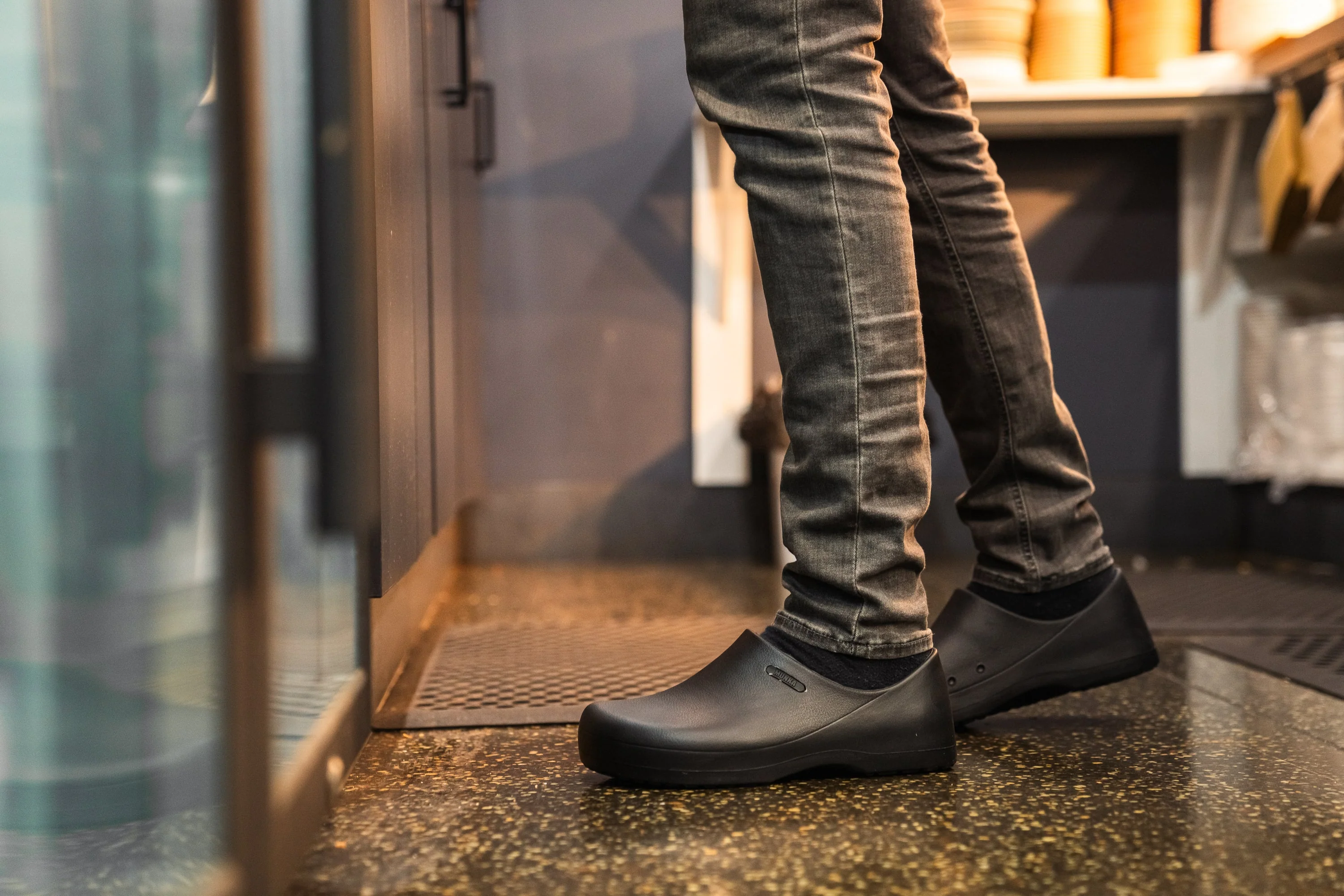 MUNKA CLOG - Image 7