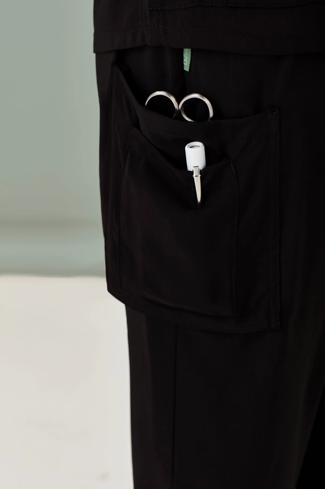 Womens Multi-Pocket Slim Leg Pant - Image 5