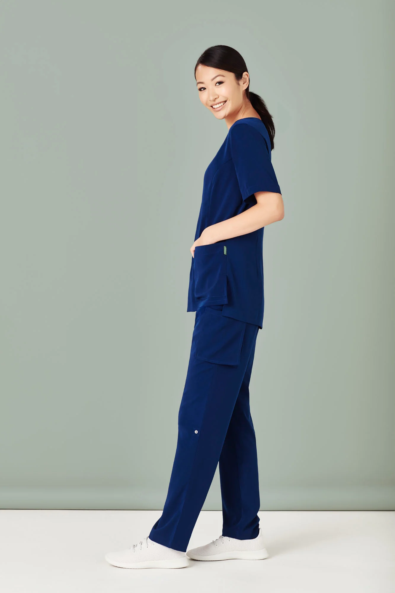 Womens Multi-Pocket Straight Leg Pant - Image 5
